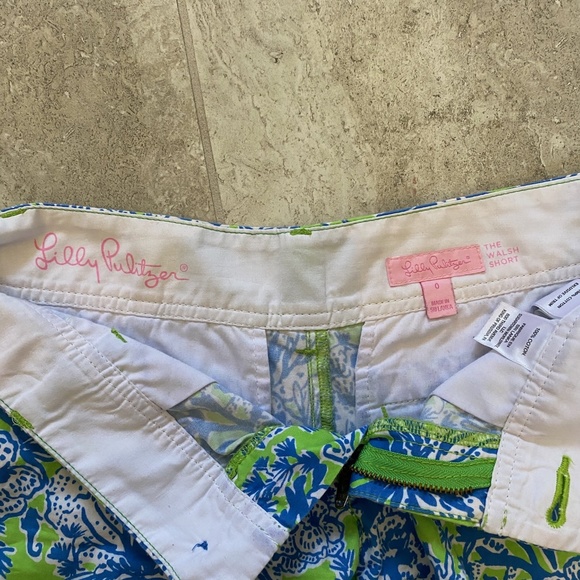 Lilly Pulitzer The Walsh Shorts in Limeade Floral Coral Print Shorts Size 0 - Picture 3 of 4